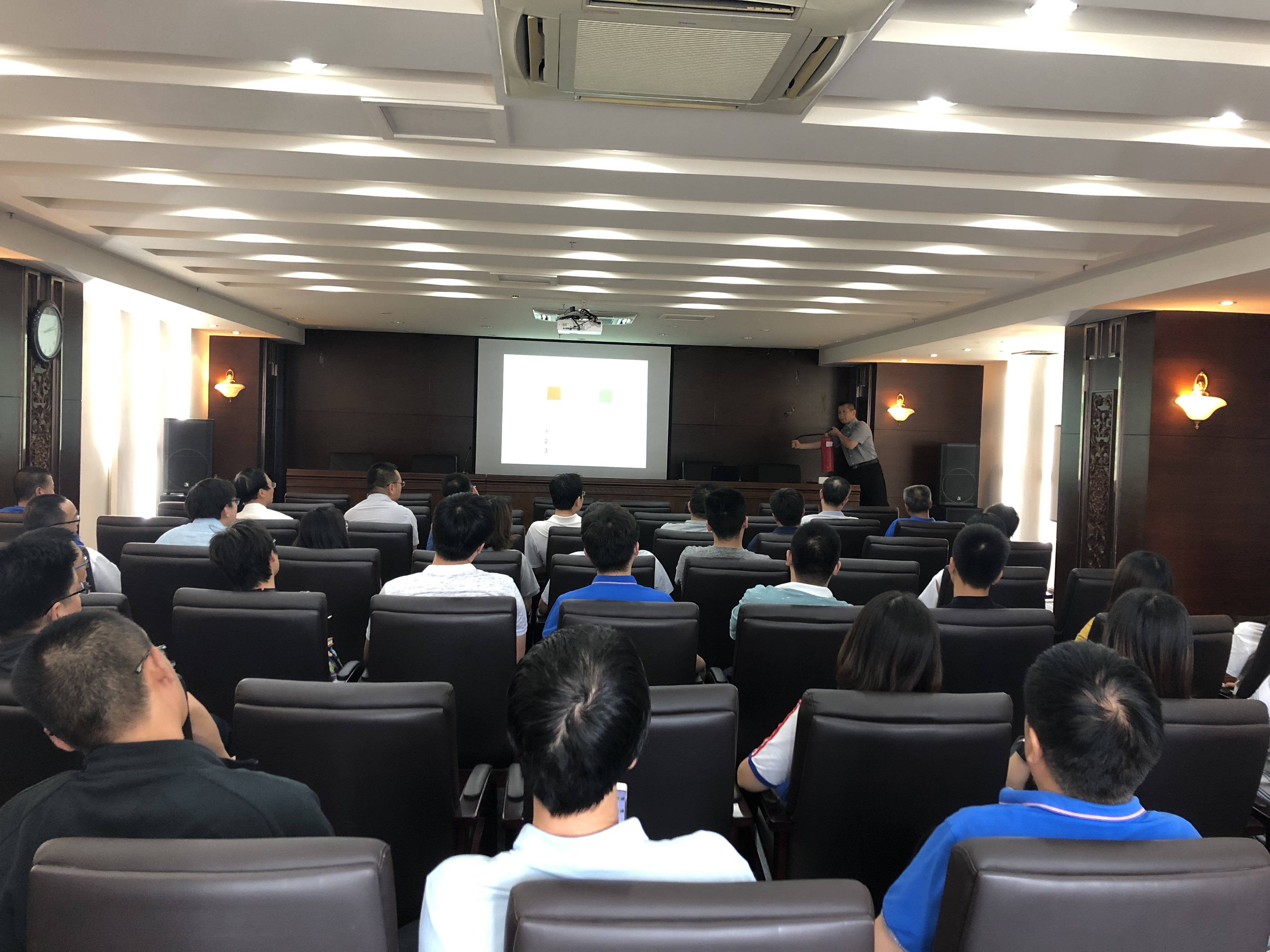 �ǿ��ۺ������������